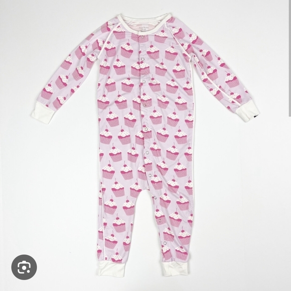 Sweet Bamboo Other - Sweet Bamboo | Piped Romper Cupcakes